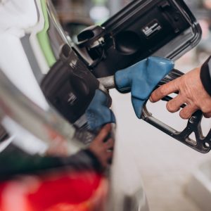 «Φωτιά» στις τιμές των καυσίμων με άλμα 23,2% στην Ελλάδα
