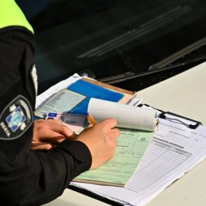 Λαμία: Πάρκαρε αυτοκίνητο σε ακινησία στο δρόμο και «χρεώθηκε» με πρόστιμο 10.000 ευρώ! - Πότε ο δηλωμένος χώρος στάθμευσης γίνεται παγίδα για τον ιδιοκτήτη