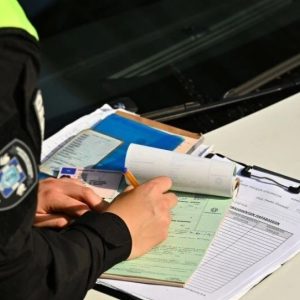 Λαμία: Πάρκαρε αυτοκίνητο σε ακινησία στο δρόμο και «χρεώθηκε» με πρόστιμο 10.000 ευρώ! - Πότε ο δηλωμένος χώρος στάθμευσης γίνεται παγίδα για τον ιδιοκτήτη
