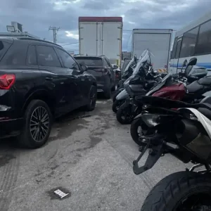Σπείρα έκλεβε αυτοκίνητα και μηχανές στην Αττική με λεία πάνω από 350.000 ευρώ – Πώς τα έκαναν «αόρατα»
