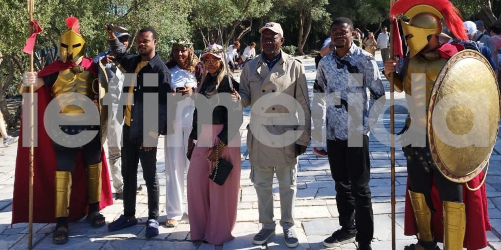 Τι γυρεύουν... ορδές Κογκολέζων στη Λαμία -Για 4η φορά φέτος στην περιοχή, η «τρέλα» με τα βήματα του Αποστόλου Παύλου στην Ελλάδα