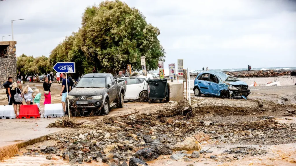 Κρήτη: Η κακοκαιρία σαρώνει Ρέθυμνο, Ηράκλειο και Λασίθι – Ένας νεκρός και σοβαρά προβλήματα