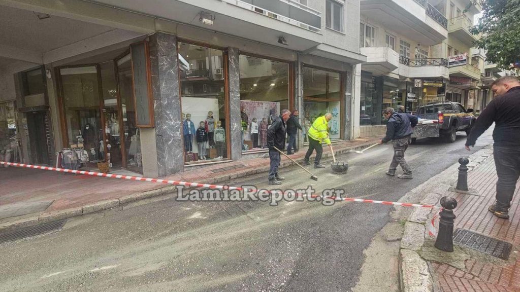 Λαμία: Διαρροή λαδιών σε κεντρικούς δρόμους της πόλης «παγίδα» για δικυκλιστές και πεζούς - Δείτε εικόνες