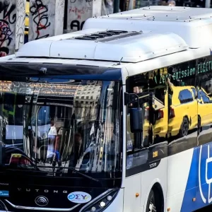 Νεκρή η γυναίκα που παρέσυρε λεωφορείο στη Λεωφόρο Βουλιαγμένης
