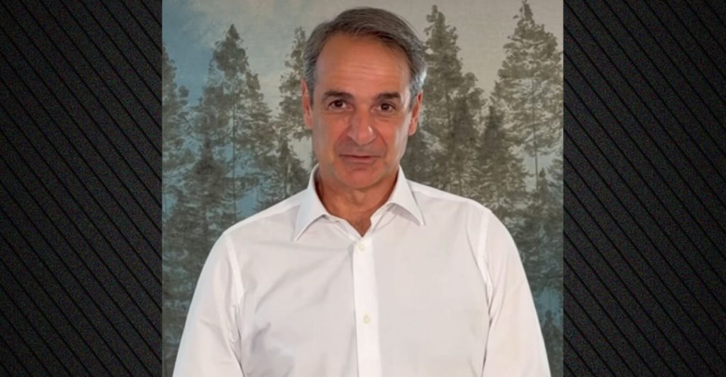 «Ένα τελευταίο βίντεο και το κλείνω, σας θυμίζει κάτι;»: Το μήνυμα Μητσοτάκη σε παιδιά, γονείς και πλατφόρμες για τον κόφτη στα 15 για τα social media