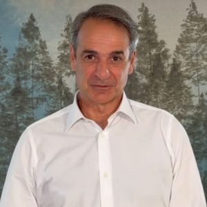 «Ένα τελευταίο βίντεο και το κλείνω, σας θυμίζει κάτι;»: Το μήνυμα Μητσοτάκη σε παιδιά, γονείς και πλατφόρμες για τον κόφτη στα 15 για τα social media