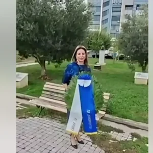 Η Καρυστιανού κατέθεσε μόνη της στεφάνι στη Θεσσαλονίκη για την 28η Οκτωβρίου – «Δεν μας άφησαν να τιμήσουμε το “ΟΧΙ”»