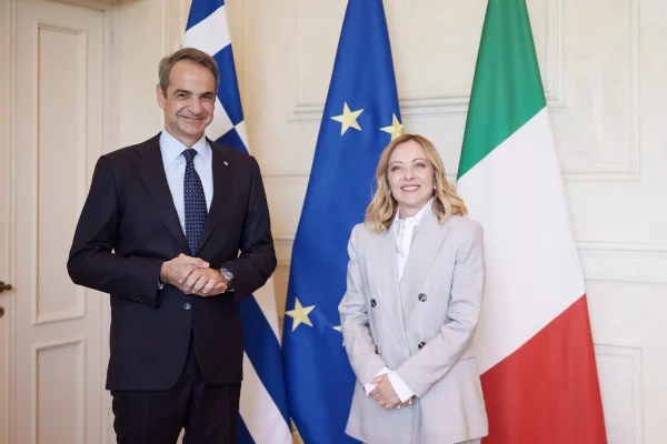 Η Κομισιόν θα εξετάσει τις προτάσεις Ελλάδας-Ιταλίας για δημοσιονομική ευελιξία -Τα επόμενα βήματα μετά το Eurogroup