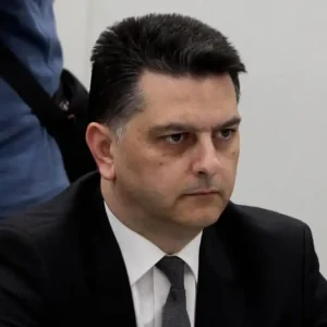 Ο Μιχάλης Μπεκίρης αποχωρεί προσωρινά από το γραφείο Μητσοτάκη στη Βουλή: «Τα υπόλοιπα θα τα πούμε στα δικαστήρια»