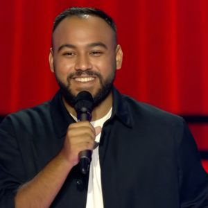 Συγκίνηση στο The Voice με 21χρονο διαγωνιζόμενο, η υιοθεσία και η αναπηρία: «Γλίτωσα την ολική τύφλωση»