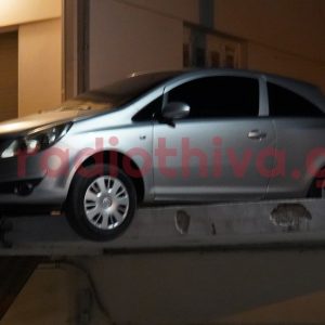 Αυτοκίνητο βρέθηκε σε μπαλκόνι σπιτιού στη Θήβα