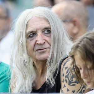 Η ΑΑΔΕ στο σπίτι του Νίκου Καρβέλα για φορολογικές εκκρεμότητες 850.000 ευρώ – Φώναζε και έδιωξε τους ελεγκτές