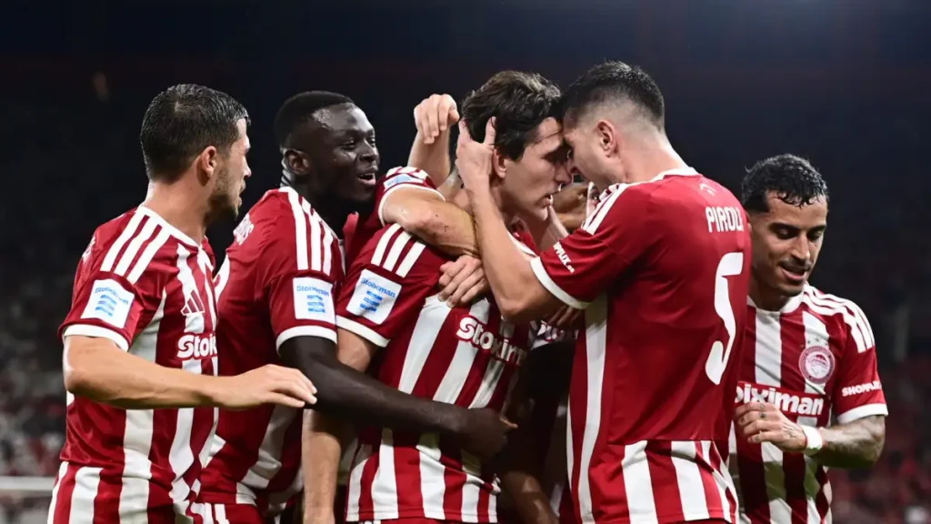 Χαμός στην κορυφή της βαθμολογίας της Super League μετά τη νίκη του Ολυμπιακού επί του Παναθηναϊκού – Δείτε φάσεις και γκολ