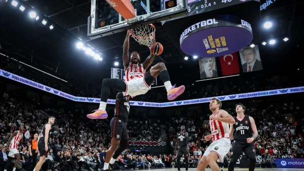 Μπεσίκτας – Ολυμπιακός 73-81: Θρυλικό διπλό στην Τουρκία κόντρα στα προβλήματα