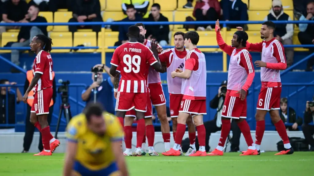 Παναιτωλικός – Ολυμπιακός 0-2: Οι Πειραιώτες πέρασαν από το Αγρίνιο και συνέχισαν το νικηφόρο σερί στη Super League
