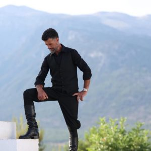 Ο influencer βοσκός από την Κρήτη που έδωσε συνέντευξη στο BBC