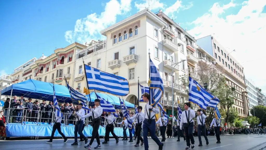 28η Οκτωβρίου: Με παλμό και περηφάνεια η μαθητική παρέλαση στη Θεσσαλονίκη για την επέτειο του «ΟΧΙ»
