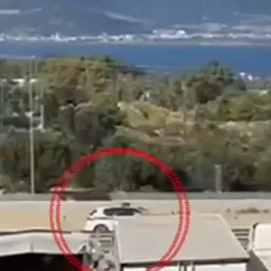 Αχαΐα: Έπεισαν ανήλικη να τους δώσει το χρηματοκιβώτιο της οικογένειάς της – Επεισοδιακή καταδίωξη με τραυματισμό αστυνομικού