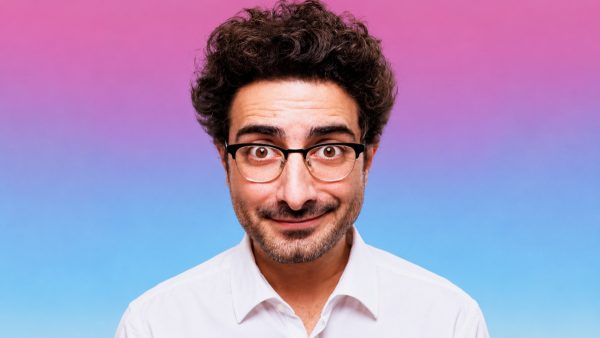 Ο Λάμπρος Φισφής έρχεται στη Λαμία με νέα stand-up comedy παράσταση και υπόσχεται άφθονο γέλιο!