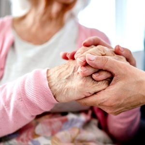 Ζητείται κυρία για τη φύλαξη ηλικιωμένης στη Μεγάλη Βρύση