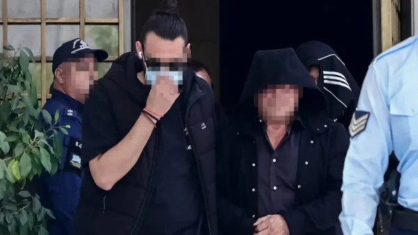 Pizza Fan: Διάλογοι «φωτιά» για τη φοροδιαφυγή – «Μέχρι 40 ευρώ μπορεί να βγει “κέρασμα”», «δεν θα εκτεθούμε μόνοι μας σαν τους μ@@κες»