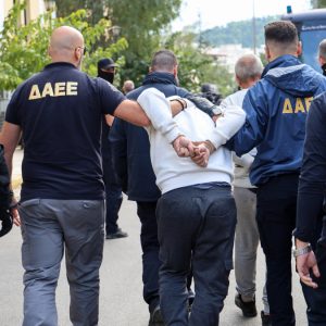 Πλάκα: Σεσημασμένοι οι τρεις συλληφθέντες, τα ρίχνουν ο ένας στον άλλον - Είχαν κλέψει ξανά χαλκό από την περιοχή