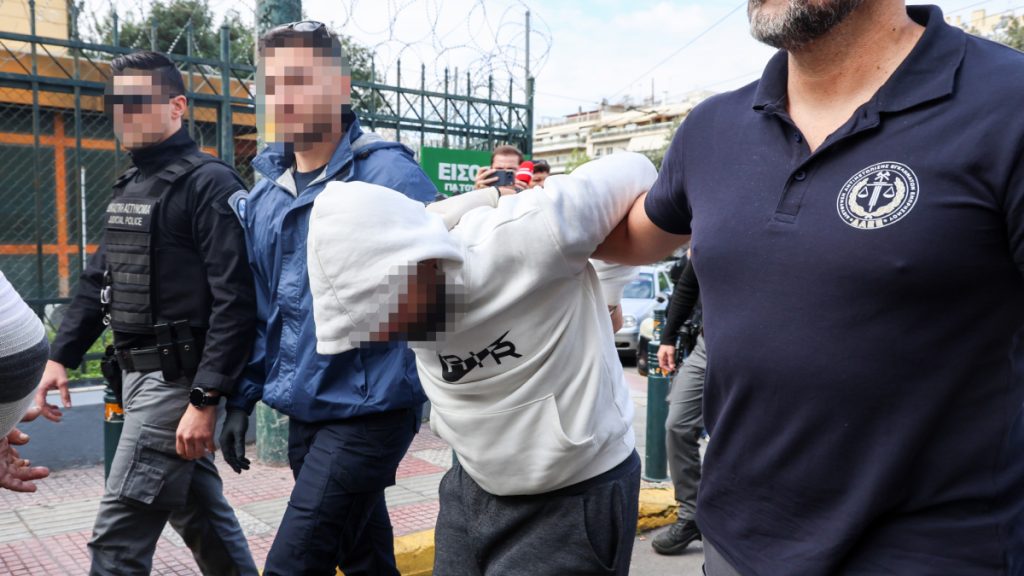 «Είμαστε σε απόγνωση»: Η μαρτυρία κατοίκου της Πλάκας για τη φονική έκρηξη – Οι 34 ημέρες μυστικών ερευνών
