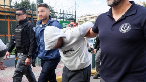 «Είμαστε σε απόγνωση»: Η μαρτυρία κατοίκου της Πλάκας για τη φονική έκρηξη – Οι 34 ημέρες μυστικών ερευνών
