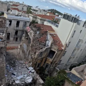 Πλάκα: Τα ρίχνει ο ένας στον άλλον για τη φονική έκρηξη – Οι 3 συλληφθέντες είχαν πάνω από 50 συλλήψεις