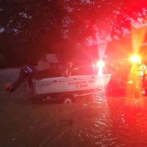 Κακοκαιρία - Πλατανιάς Πηλίου: Επιχείρηση της ΕΜΑΚ για διάσωση ατόμου με λέμβο- Εγκλωβισμένοι άλλοι 50 κάτοικοι