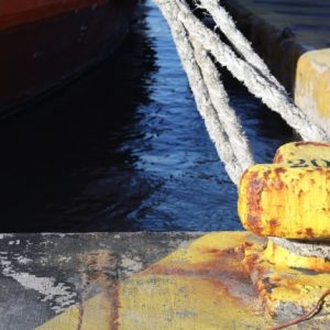 Σπέτσες: Άγρια επίθεση σε πλοίαρχο κατά τη φόρτωση οχημάτων - Στο νοσοκομείο με βαριά τραύματα το θύμα