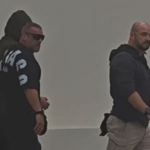 Στο Ναυτοδικείο ο 46χρονος Επικελευστής για το εμπρηστικό ντελίριο σε Γλυφάδα και Νέο Ηράκλειο
