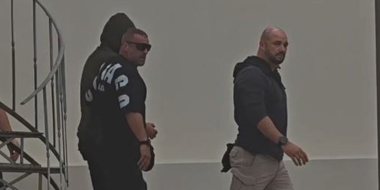 Στο Ναυτοδικείο ο 46χρονος Επικελευστής για το εμπρηστικό ντελίριο σε Γλυφάδα και Νέο Ηράκλειο