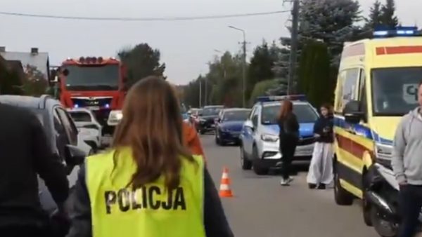 Πολωνία: Νεκρή 37χρονη από επίθεση με μαχαίρι σε σχολείο, 15χρονος μαθητής ο δράστης – Δεύτερο περιστατικό μέσα σε δύο ημέρες