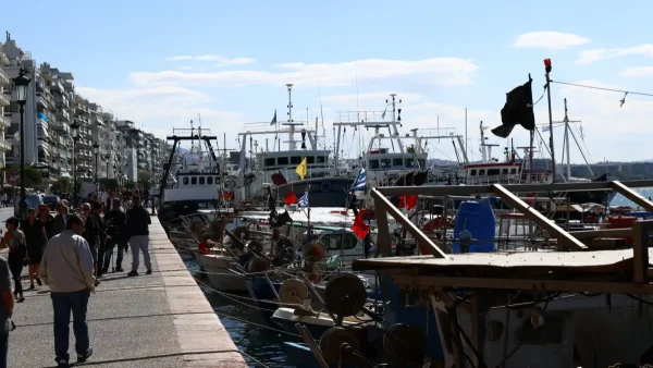 Διπλασιάζεται η επιδότηση πετρελαίου για τους ψαράδες: Στα 32 λεπτά για Απρίλιο και Μάιο, στα 24 λεπτά το καλοκαίρι