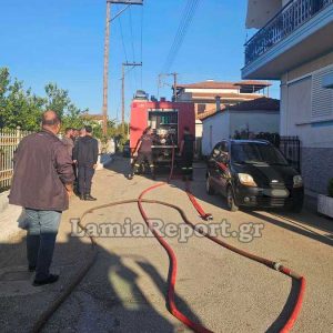 Συναγερμός στις Θερμοπύλες για πυρκαγιά σε μονοκατοικία κοντά στην εκκλησία