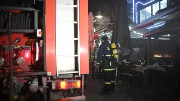 Φωτιά στην Αρτέμιδα: Εκρήξεις και κατάρρευση σοφίτας σε σπίτι