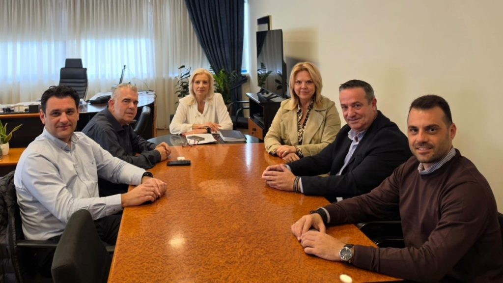 Η Γενική Γραμματέας της Αποκεντρωμένης Διοίκησης Θεσσαλίας – Στερεάς Ελλάδας, Ρένα Καραλαριώτου, συναντήθηκε με τους δημάρχους της Εύβοιας