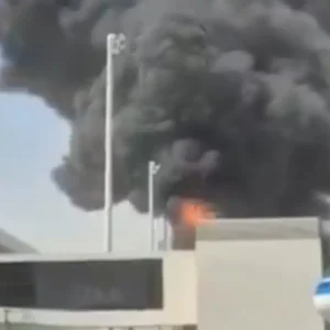 Πύραυλος των Χούθι έπληξε το αεροδρόμιο του Ριάντ στη Σαουδική Αραβία, δεκάδες τραυματίες, τουλάχιστον πέντε σε κρίσιμη κατάσταση