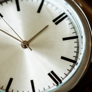 Αλλαγή ώρας 2026: Πότε θα γυρίσουμε τους δείκτες των ρολογιών μία ώρα πίσω