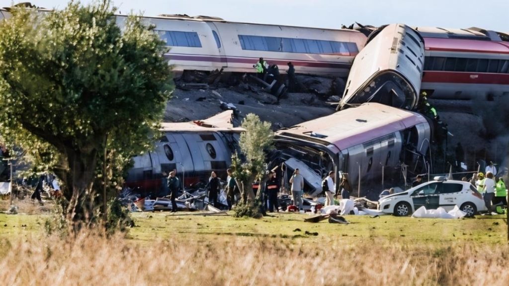 Η συγκλονιστική διήγηση τριών Ελλήνων που επέβαιναν σε ένα από τα τρένα που συγκρούστηκαν στην Ισπανία - «Σώθηκα γιατί είχα αλλάξει θέση»