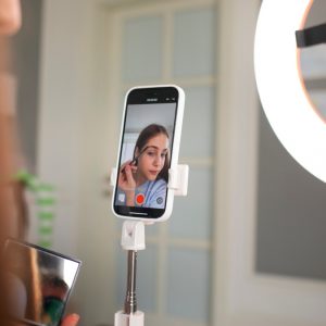 GenZ: Εθισμένος στο TikTok 1 στους 2 Έλληνες κάτω των 30 σύμφωνα με ελληνική μελέτη