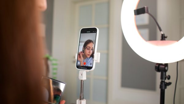 GenZ: Εθισμένος στο TikTok 1 στους 2 Έλληνες κάτω των 30 σύμφωνα με ελληνική μελέτη