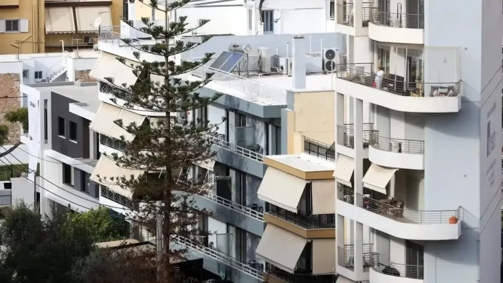 Ακίνητα: Αύξηση 5,7% στις τιμές αγοράς, σταθερά τα ενοίκια το γ΄ τρίμηνο – Εξαφανίστηκαν τα προσιτά οικογενειακά σπίτια