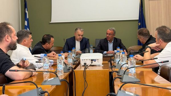 Επίσκεψη Σταϊκούρα στο Επιμελητήριο Φθιώτιδας