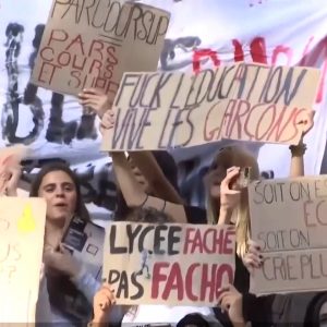 Στους δρόμους εκατοντάδες χιλιάδες μαθητές στη Γαλλία: Επεισόδια στο Παρίσι, δακρυγόνα, σχεδόν 1.000 σχολεία υπό κατάληψη