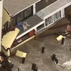 Σάρωσε τη νότια Καλιφόρνια η τροπική καταιγίδα Rachel: Καταστράφηκε ιστορικός πεζόδρομος ηλικίας 100 ετών