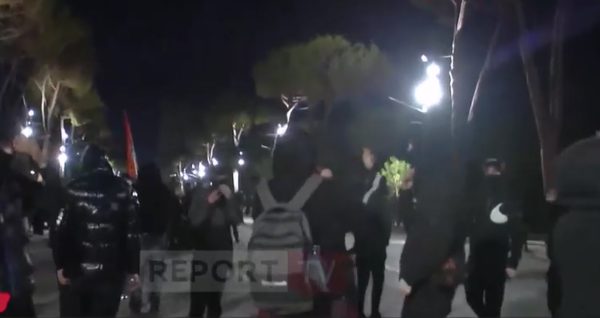 Αλβανία: Συνεχίζονται οι κινητοποιήσεις στα Τίρανα κατά της κυβέρνησης του Έντι Ράμα – Στους δρόμους γιατροί και φοιτητές