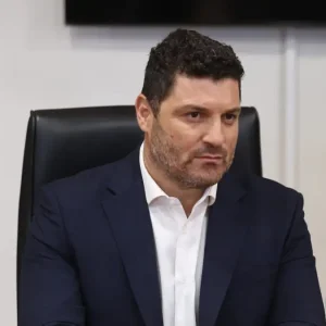 Νέα έκρηξη στη Motor Oil: Έξι ερωτήματα Τεμπονέρα προς Κεραμέως για την ασφάλεια των εργαζομένων
