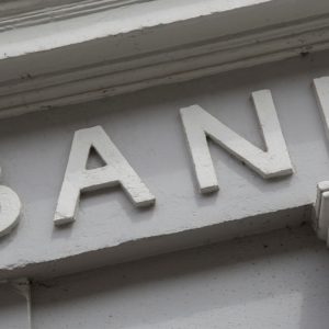 Σερβία: «Λουκέτο» στην τράπεζα του καθεστώτος Βούτσιτς, Alta Banka – Έκανε μεταφορές κεφαλαίων σε Ρωσία και Β. Μακεδονία